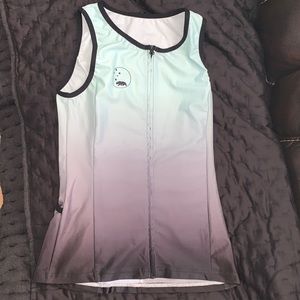 Wyn Republic sleeveless tri top and shorts